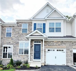 422 Gray Feather Way - Allentown, PA