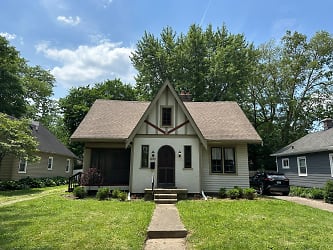 5236 Guilford Ave - Indianapolis, IN