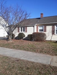 69 Willow Rd - Rocky Hill, CT