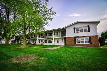 575 Berry Ave #2D - Grayslake, IL