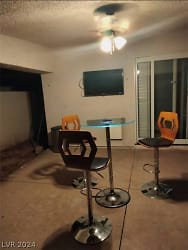 8705 Country View Ave - Las Vegas, NV
