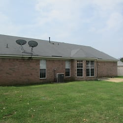 1836 Honey Jack Cove - Southaven, MS