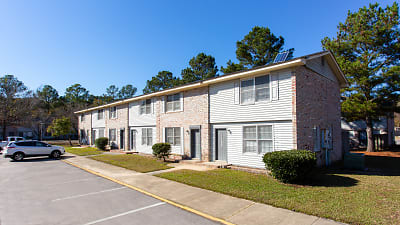 The Retreat At St. Andrews Apartments - Columbia, SC