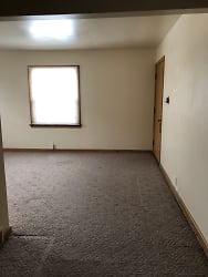 Spacious 1 BR Apt Home In 4 Family Building In Wauwatosa Apartments - Wauwatosa, WI