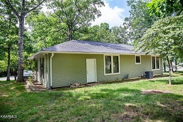 213 Lakeview Dr - Crossville, TN