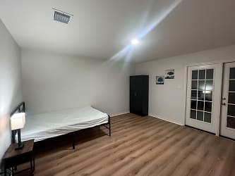 Room For Rent - Mont Belvieu, TX