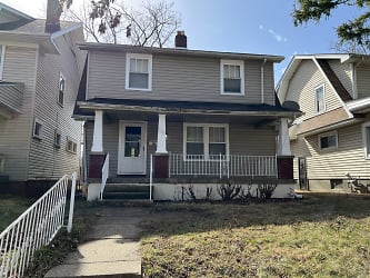 724 W Fairview Ave - Dayton, OH