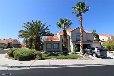 411 Lost Trail Dr - Henderson, NV
