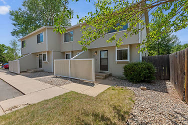 1925 Ross Ct - Fort Collins, CO