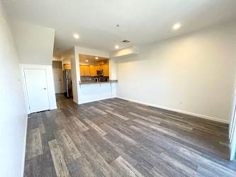 ALAN -  SATSUMA TOWNHOMES Apartments - North Hollywood, CA