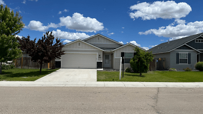 17606 Mountain Springs Ave - Nampa, ID