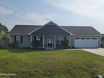 204 Misty Cove Ct - Sneads Ferry, NC