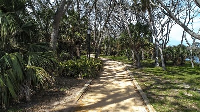 14 River Park Dr S - Palm Coast, FL