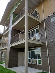 Olive Court Apartments - Spokane Valley, WA