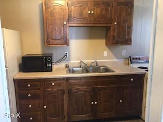 302 E 7th St - Pittsburg, KS