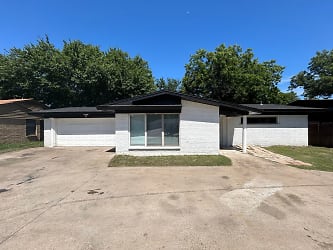 1902 N O'Connor Rd - Irving, TX