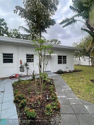 2503 NW 5th Ave #REAR - Wilton Manors, FL