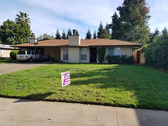 485 Waterford Dr - Chico, CA