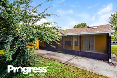 236 Red Maple Dr - Kissimmee, FL