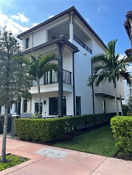 4740 NW 84th Ave #4740 - Doral, FL