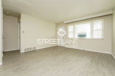 166 Rosslyn Ave - undefined, undefined