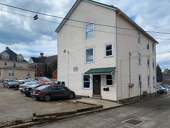 906 Gompers Ave unit 2 - Indiana, PA
