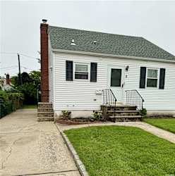 15 Fieldmere St - Elmont, NY