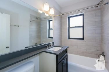 2321 N Rockwell St unit 2 - Chicago, IL