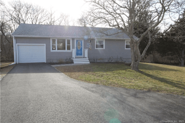 13 Willow St - Waterford, CT