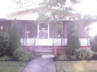1996 Marlindale Rd - Cleveland Heights, OH