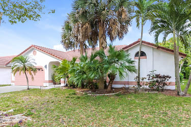 5143 NW 48th Ave - Coconut Creek, FL