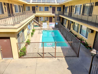 6701f Apartments - Los Angeles, CA