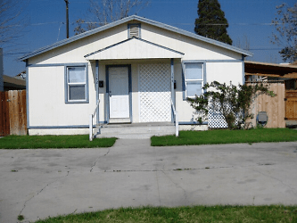 144 Cooper Ave unit 142 - Bakersfield, CA