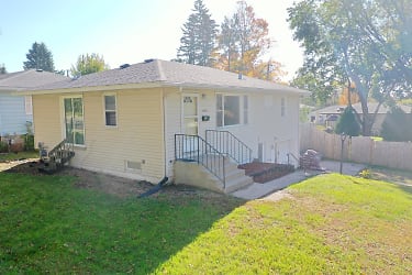1834 21st Ave NW - Rochester, MN