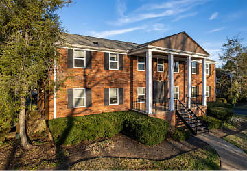Windsor Court Apartments - Knoxville, TN