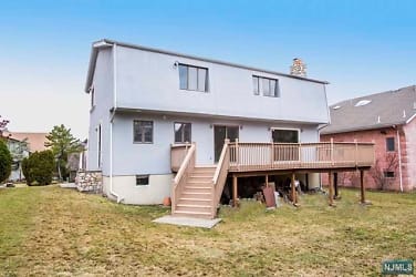 275 Alfred Ave - Englewood Cliffs, NJ