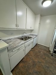 7524 Haskell Ave unit 9 - Los Angeles, CA