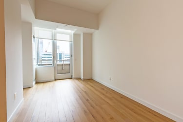 42-20 24th St unit 4G - Queens, NY
