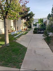 Laurel Court Apartments - Arleta, CA