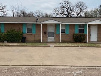 1202 NW 3rd Ave - Mineral Wells, TX