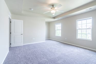 Beautiful 3 Bedroom 2.5 Bathroom Townhouse For RENT! Apartments - Johnston, IA