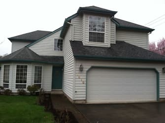 1610 SW Country Club Pl - Corvallis, OR