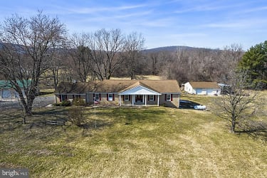 13465 Harpers Ferry Rd - Purcellville, VA