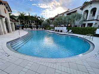 5168 NW 84th Ave #5168 - Doral, FL