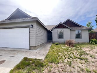 1151 NW 21st Pl - Redmond, OR