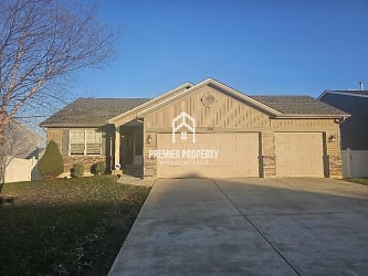 326 Huntleigh Pkwy - Foristell, MO