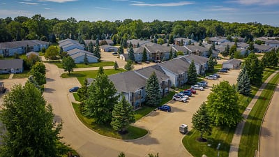 Tamarac Apartments - Willoughby, OH