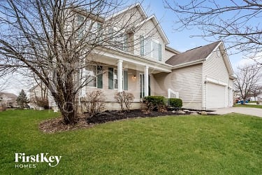 11749 Gatwick View Dr - Fishers, IN