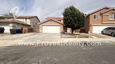 14727 Carter Rd - Victorville, CA