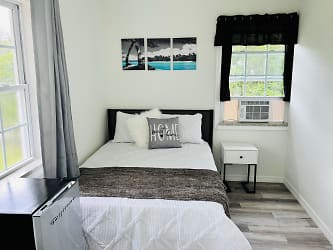 Room For Rent - Fruitland Park, FL